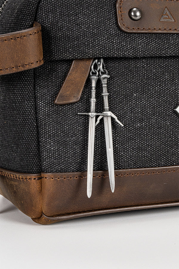 THE WITCHER WHITE WOLF DOPP KIT - Image 5