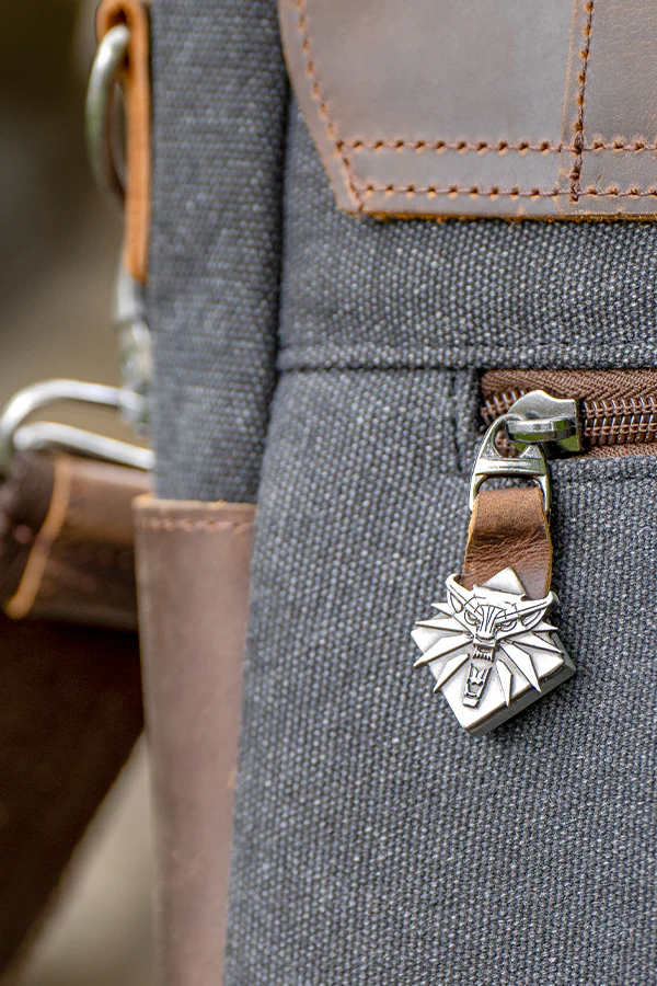THE WITCHER WHITE WOLF MESSENGER BAG - Image 8