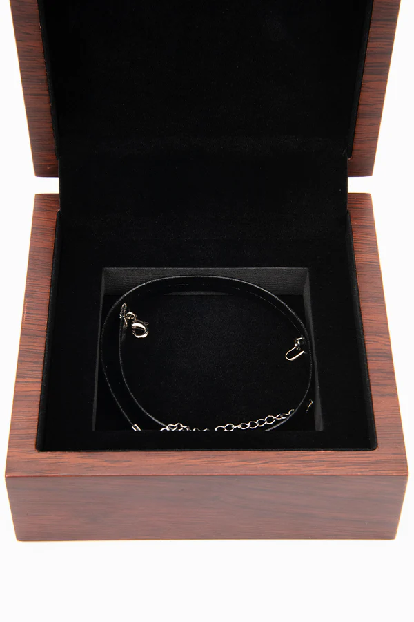 THE WITCHER YENNEFER MEDALLION WITH BOX - Image 7